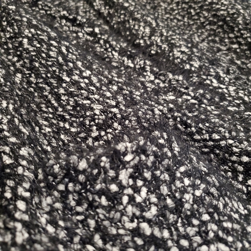 Fuzzy sweater - Picture 3 of 5